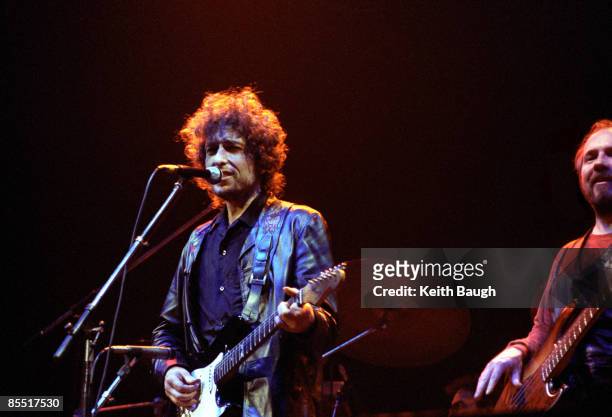 Photo of Bob DYLAN and Tim DRUMMOND, Bob Dylan and Tim Drummond performing on stage