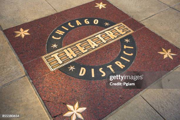 distrito de los teatros de chicago en el centro de illinois, usa - teatro chicago fotografías e imágenes de stock