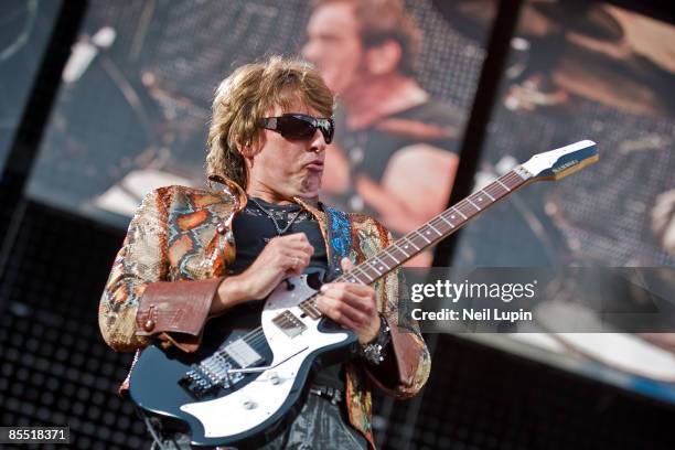 Photo of BON JOVI and Richie SAMBORA, Richie Sambora performing on stage