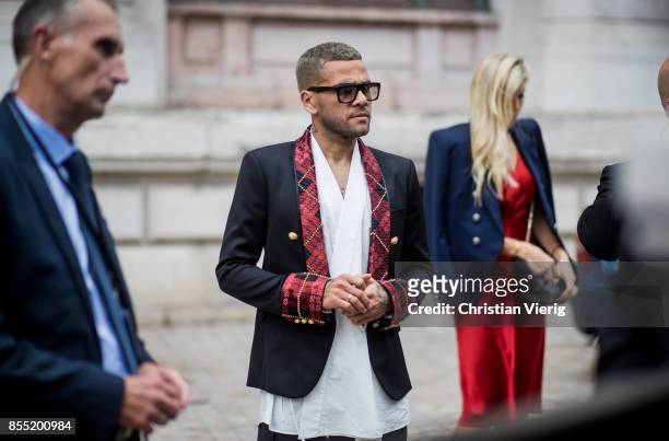 Dani Alves is seen outside Balmain during Paris Fashion Week Spring/Summer 2018 on September 28, 2017 in Paris, France.
