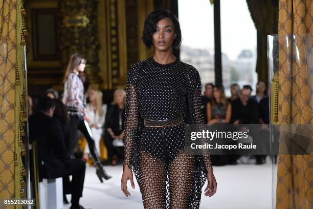 Jourdan Dunn walks the runway during the Balmain show as part of the Paris Fashion Week Womenswear Spring/Summer 2018 on September 28, 2017 in Paris,...