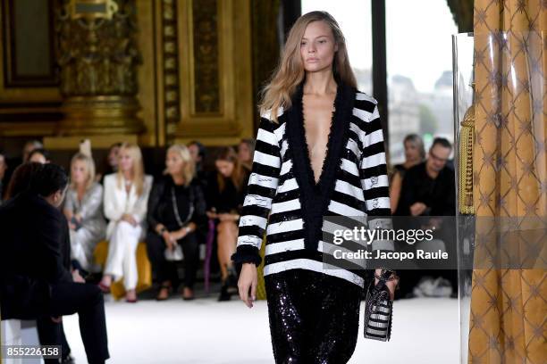 Magdalena Frackowiak walks the runway during the Balmain show as part of the Paris Fashion Week Womenswear Spring/Summer 2018 on September 28, 2017...