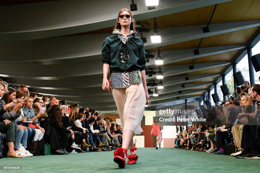 Carven : Runway - Paris Fashion Week Womenswear Spring/Summer 2018