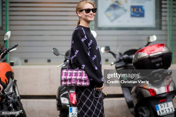 Jessica Minkoff wearing black Balenciaga sweater, Chanel bag is seen outside Chloe during Paris Fashion Week Spring/Summer 2018 on September 28, 2017...