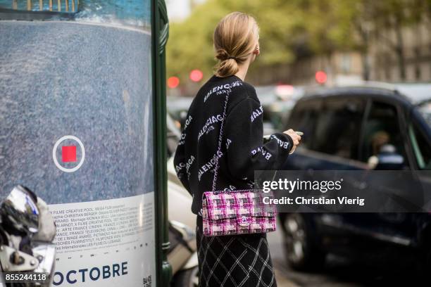 Jessica Minkoff wearing black Balenciaga sweater, Chanel bag is seen outside Chloe during Paris Fashion Week Spring/Summer 2018 on September 28, 2017...