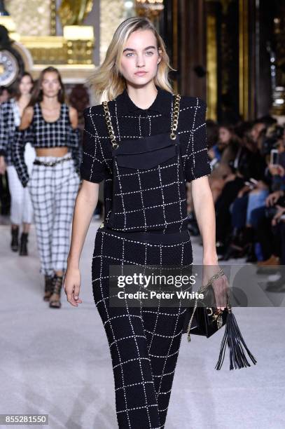 Maartje Verhoef walks the runway during the Balmain show as part of the Paris Fashion Week Womenswear Spring/Summer 2018 on September 28, 2017 in...