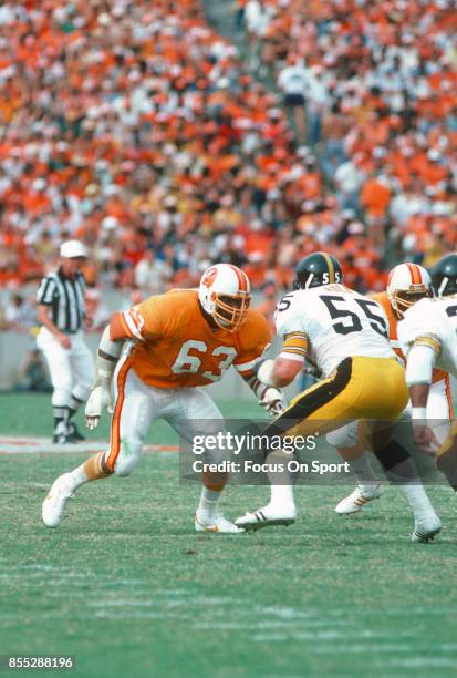 Lee Roy Selmon of the Tampa Bay Buccaneers in action against John Kolb of the Pittsburgh Steelers during an NFL football game November 9, 1980 at...