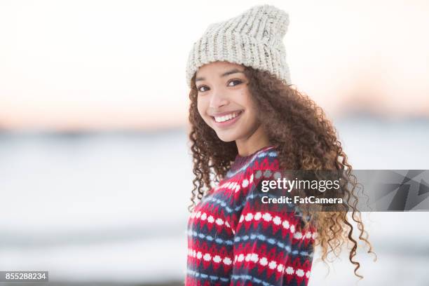 enjoying time outside - tuques stock pictures, royalty-free photos & images