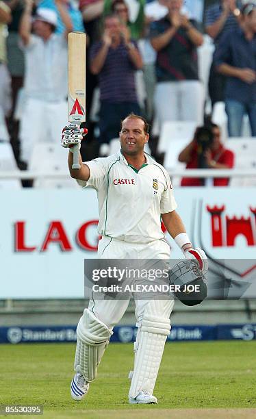 South African batsmans Jacques Kallis celebrates making his 100th run during the 2nd day of the 3rd Test aginist Australia in Cape Town at Newlands...