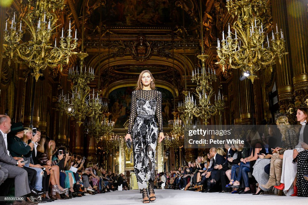 Balmain : Runway - Paris  Fashion Week Womenswear Spring/Summer 2018