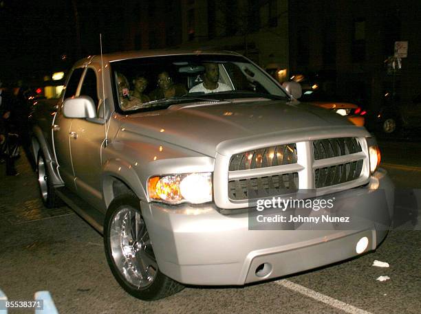 Dmx Angry 165 Dmx 2004 Stock Photos, High-Res Pictures, and Images - Getty Images
