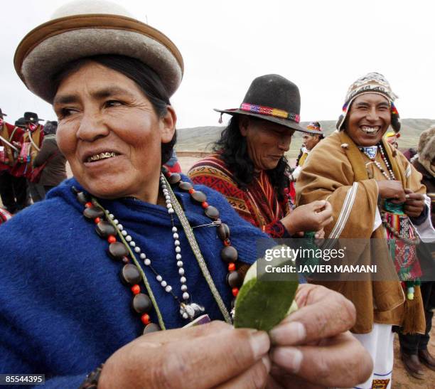 Coca Ritual 541 Coca Chewing Stock Photos, High-Res Pictures, and Images - Getty Images