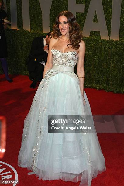 Actress Sarah Jessica Parker arrives at the 2009 Vanity Fair Oscar Party hosted by Graydon Carter held at the Sunset Tower on February 22, 2009 in...