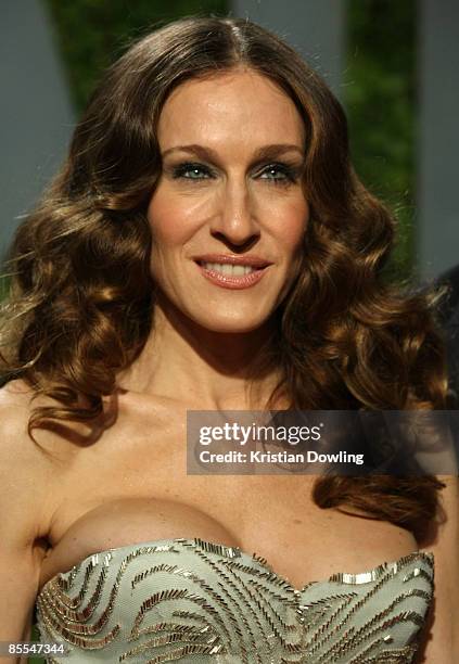 Actress Sarah Jessica Parker arrives at the 2009 Vanity Fair Oscar Party hosted by Graydon Carter held at the Sunset Tower on February 22, 2009 in...