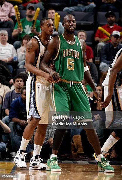 Kevin Garnett of the Boston Celtics guards Darrell Arthur of the Memphis Grizzlies on March 21, 2009 at FedExForum in Memphis, Tennessee. NOTE TO...