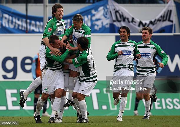 Sercan Sararer of Fuerth celebrates with his team mates after scoring the 1:0 goal during the second Bundesliga match between Greuther Fuerth and...