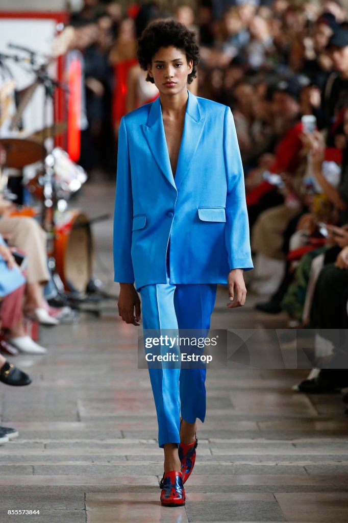 Each X Other : Runway - Paris Fashion Week Womenswear Spring/Summer 2018