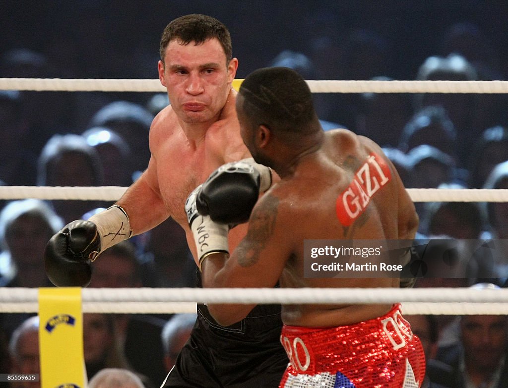 Vitali Klitschko v Carlos Gomez - WBC World Championship Fight