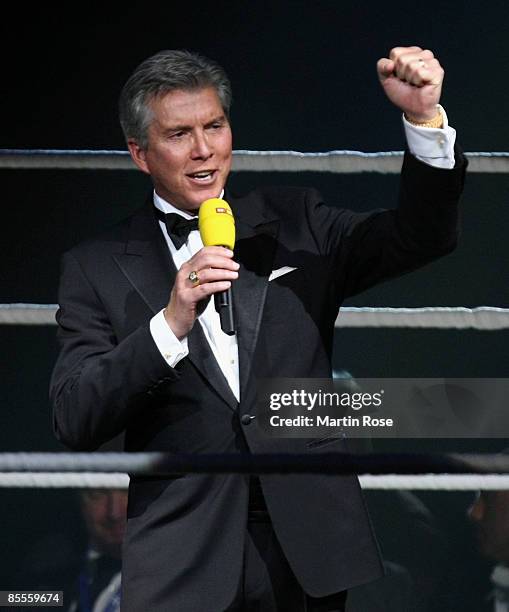 Announcer Michael Buffer seen prior to the WBC World Championship Heavyweight at the Hans-Martin-Schleyer hall on March 21, 2009 in Stuttgart,...