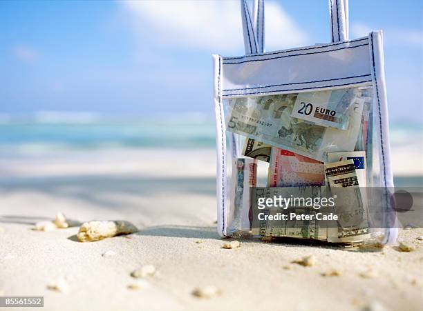 33.353 Geld Reise Bilder und Fotos - Getty Images