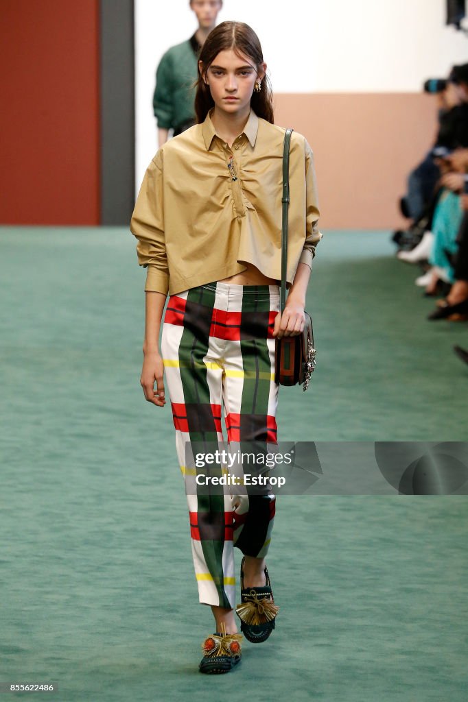 Carven : Runway - Paris Fashion Week Womenswear Spring/Summer 2018