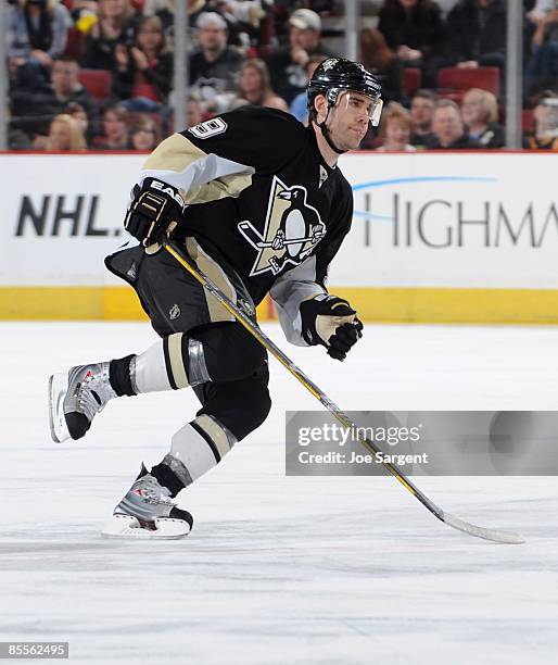 Pascal Dupuis of the Pittsburgh Penguins skates against the Los Angeles Kings on March 20, 2009 at Mellon Arena in Pittsburgh, Pennsylvania.