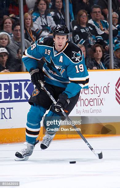 Joe Thornton of the San Jose Sharks controls the puck during an NHL game against the Dallas Stars on March 21, 2009 at HP Pavilion at San Jose in San...