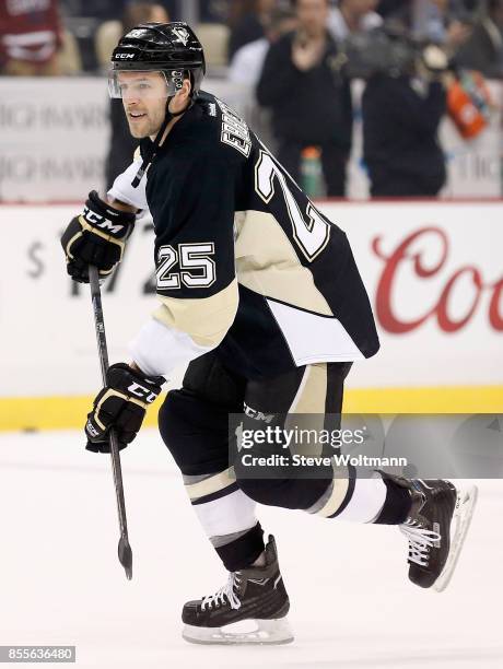 864 Andrew Ebbett Photos & High Res Pictures Getty Images