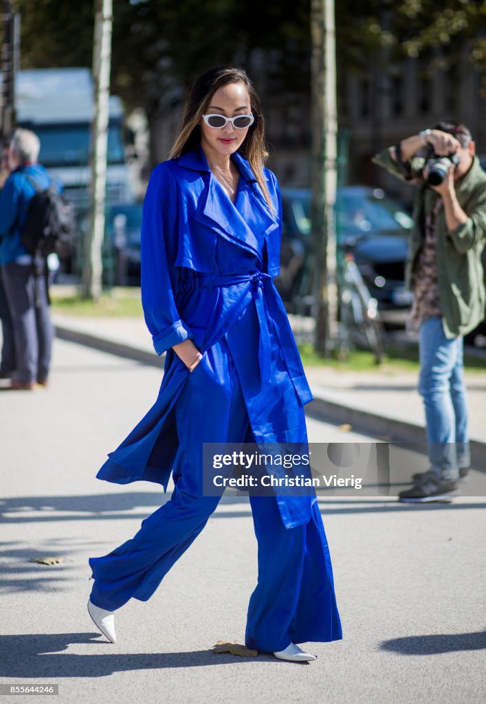 Street Style : Paris Fashion Week Womenswear Spring/Summer 2018 : Day Four