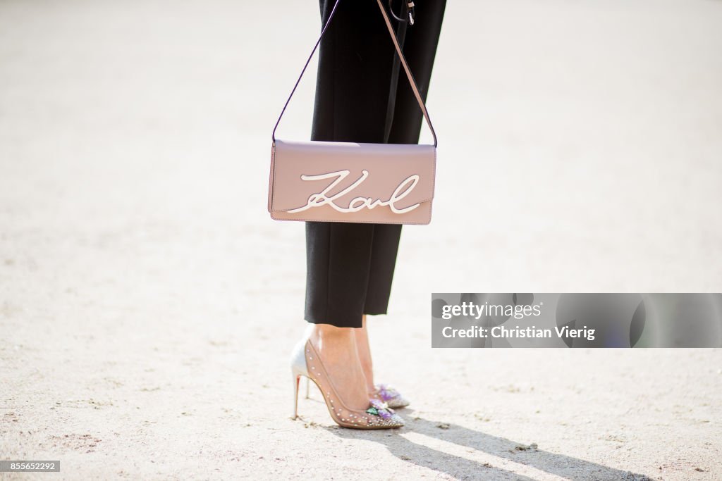 Street Style : Paris Fashion Week Womenswear Spring/Summer 2018 : Day Four