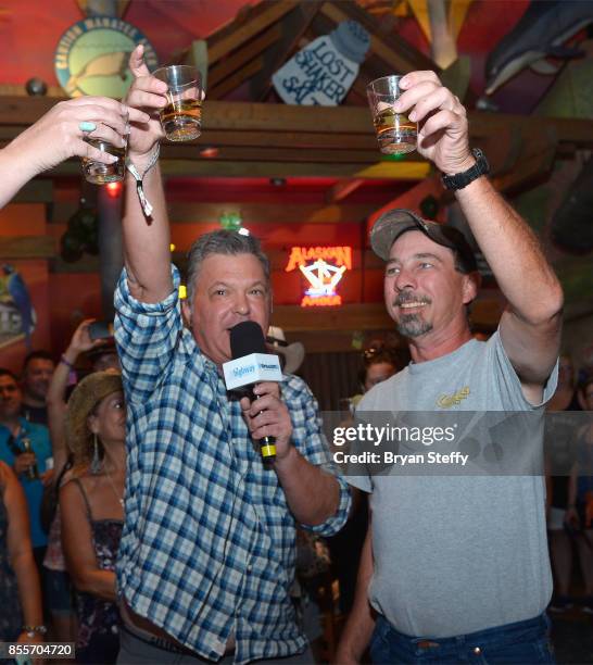 Fan Toast 774 Buzz Brainard Siriusxm The Highway Stock Photos, High-Res Pictures ...