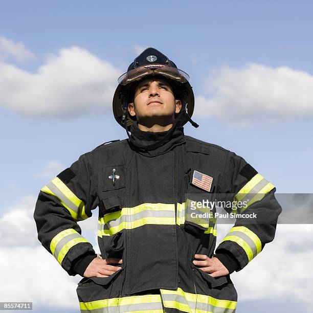 https://media.gettyimages.com/id/85574711/photo/portrait-of-firefighter.jpg?s=612x612&amp;w=gi&amp;k=20&amp;c=HrF0pxbU_o6xBVRfqTJh71V1y6K-iywHHA30kLZ3DCc=