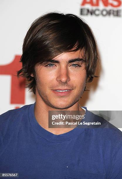 Actor Zac Efron attends a photocall for the '17 Again' film on March 24, 2009 at Hotel Plaza Athenee in Paris, France.