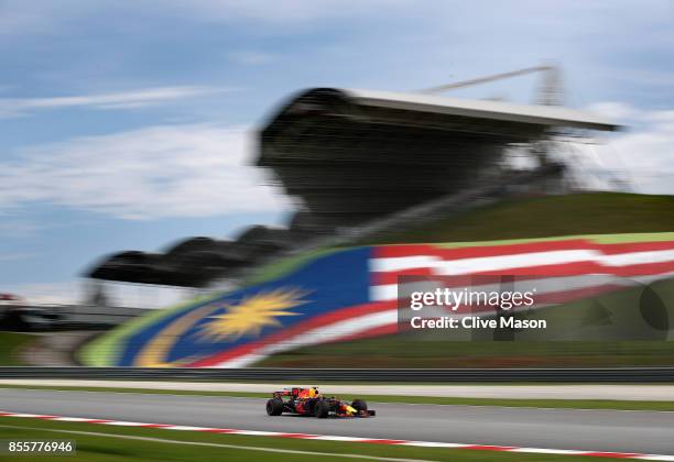 Max Verstappen of the Netherlands driving the Red Bull Racing Red Bull-TAG Heuer RB13 TAG Heuer on track during final practice for the Malaysia...