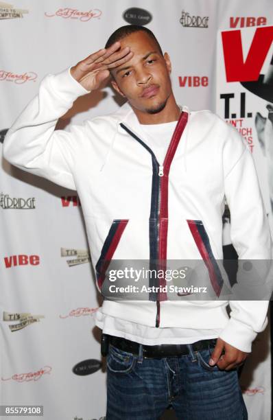 Cover Star Ti Photos And Premium High Res Pictures Getty Images cover-star-ti-photos-and-premium-high-res-pictures-getty-images