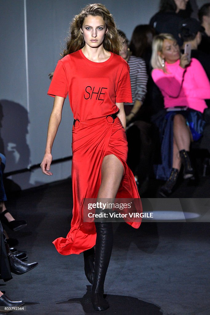 Paco Rabanne : Runway - Paris Fashion Week Womenswear Spring/Summer 2018