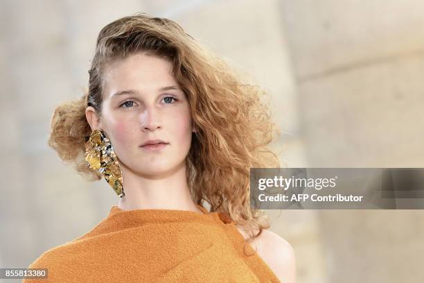 Model presents a creation by Veronique Leroy during the women's 2018 Spring/Summer ready-to-wear collection fashion show in Paris, on September 30,...
