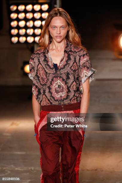 Sasha Pivovarova walks the runway during the Isabel Marant show as part of the Paris Fashion Week Womenswear Spring/Summer 2018 on September 28, 2017...