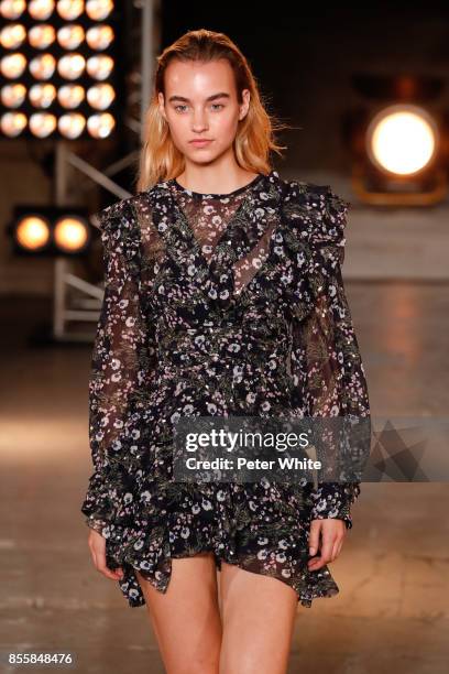 Maartje Verhoef walks the runway during the Isabel Marant show as part of the Paris Fashion Week Womenswear Spring/Summer 2018 on September 28, 2017...