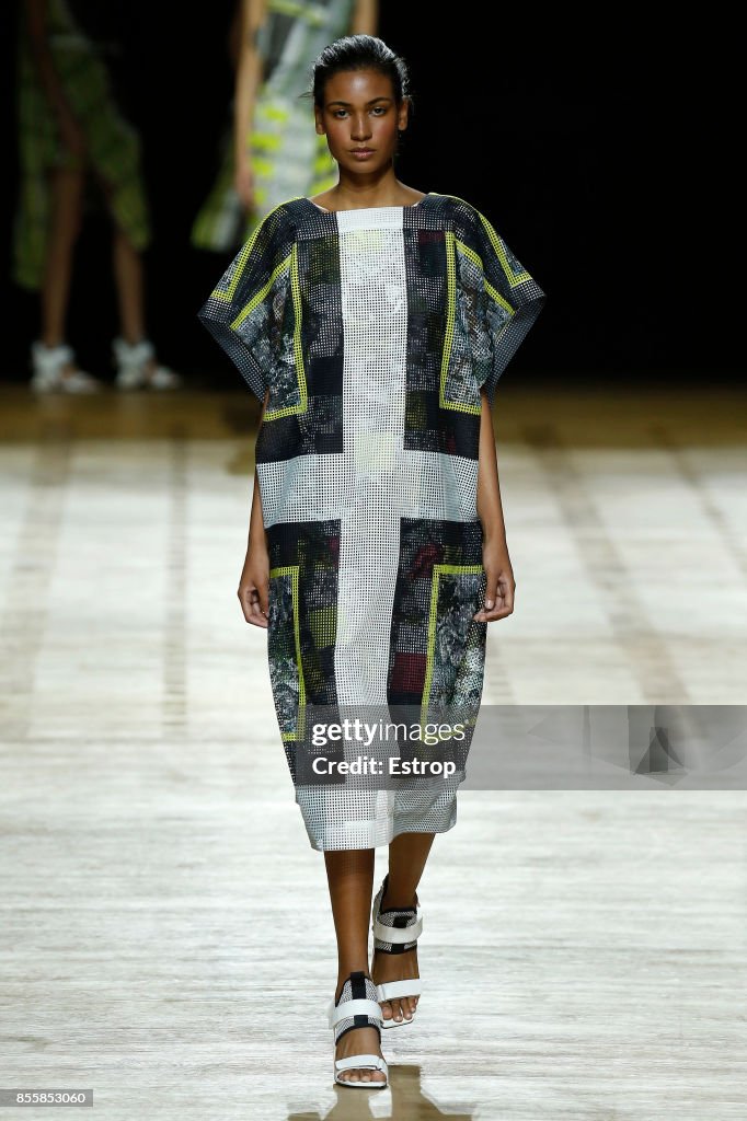 Issey Miyake : Runway - Paris  Fashion Week Womenswear Spring/Summer 2018