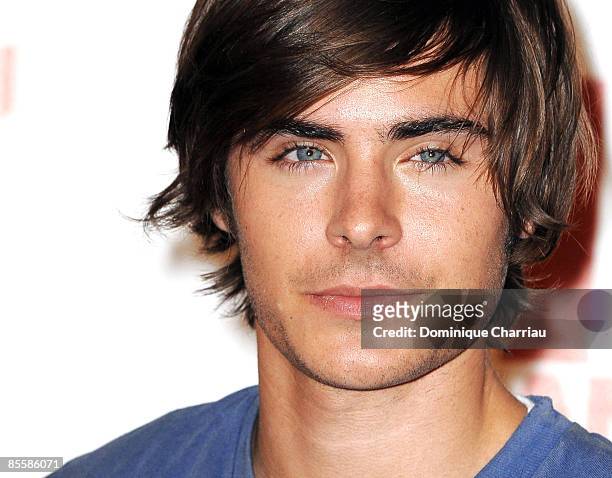 Actor Zac Efron poses during the Photocall of '17 Again' on March 24, 2009 at Hotel Plaza Athenee in Paris, France