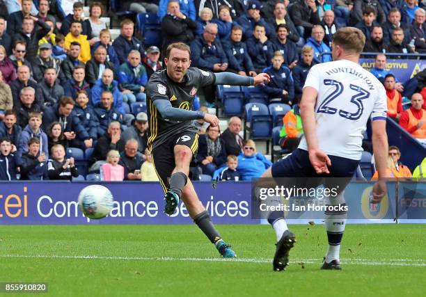 Aiden McGeady of Sunderland scores the second Sunderland goal during the Sky Bet Championship match between Preston North End and Sunderland at...