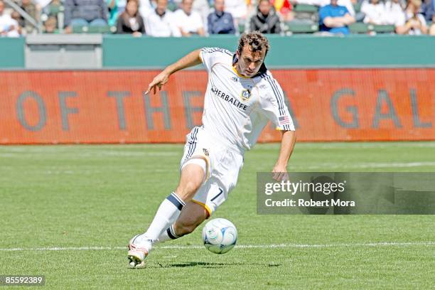 Chris Klein of the Los Angeles Galaxy attacks the defense of D.C. United during the MLS game at Home Depot Center on March 22, 2009 in Carson,...