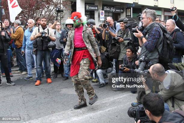 Hundreds of protesters are met on 30 September 2017, in Venaria Reale, Turin, Italy, to show their disapproval of the G7 meeting, the meeting of...