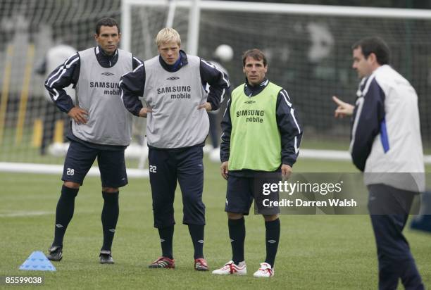 Eidur Gudjohnsen with Ex Chelsea legends Gianfranco Zola and Gus Poyet train with Chelsea today ahead of tomorrows match at Macclesfield Town