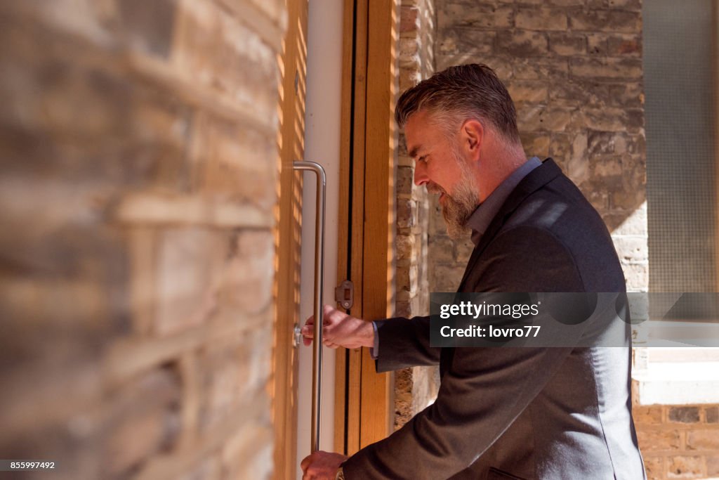 Hallo, ik ben thuis!