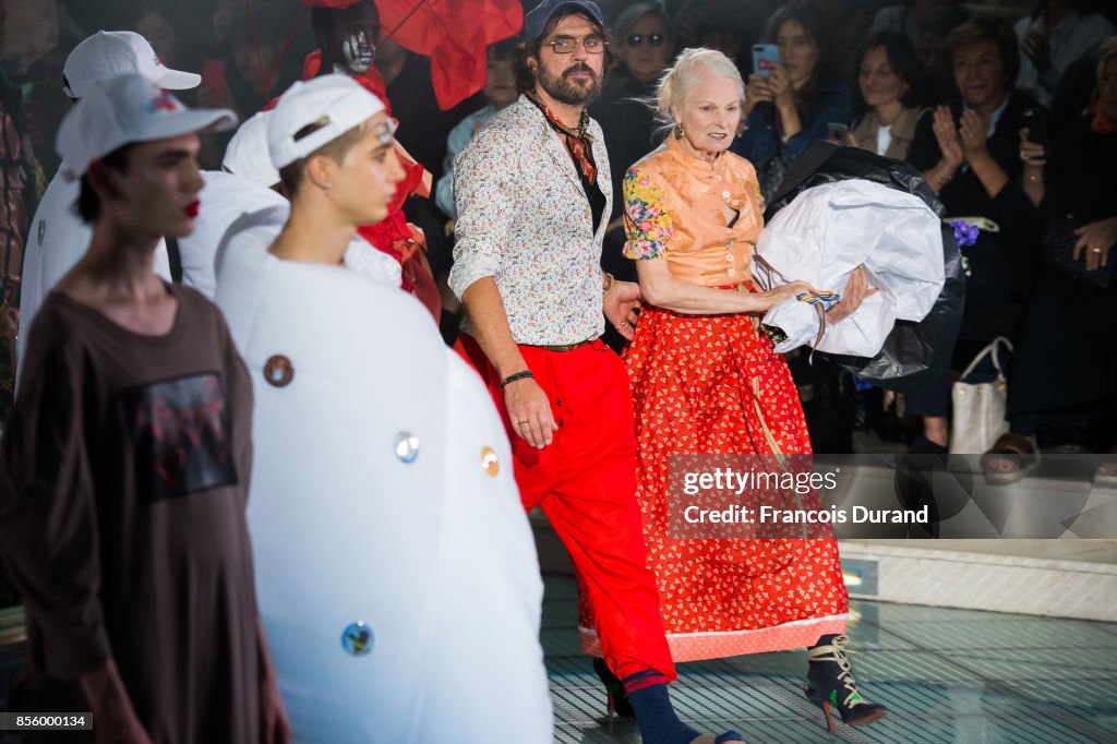 Vivienne Westwood : Runway - Paris Fashion Week Womenswear Spring/Summer 2018