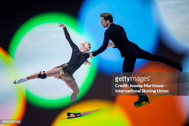 Penny Coomes and Nicholas Buckland of Great Britain perform in the Gala Exhibition during the Nebelhorn Trophy 2017 at Eissportzentrum on September...