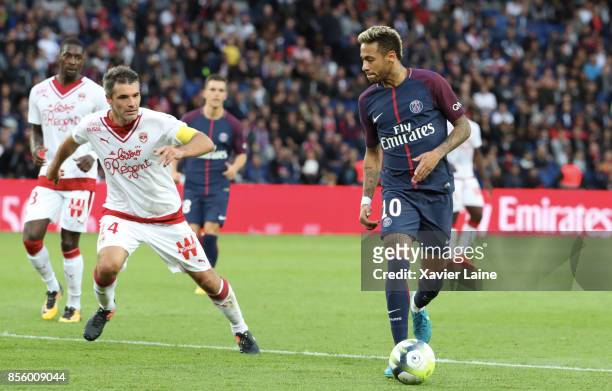 Neymar Jr of Paris Saint-Germain in action with Jeremy Toulalan of FC Girondins de Bordeaux during the Ligue 1 match between Paris Saint-Germain and...