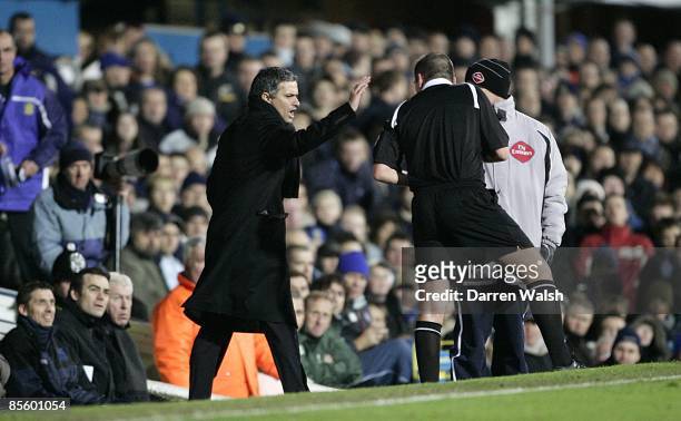 Chelsea's Jose Mourinho gets telling off from referee Phil Dowd